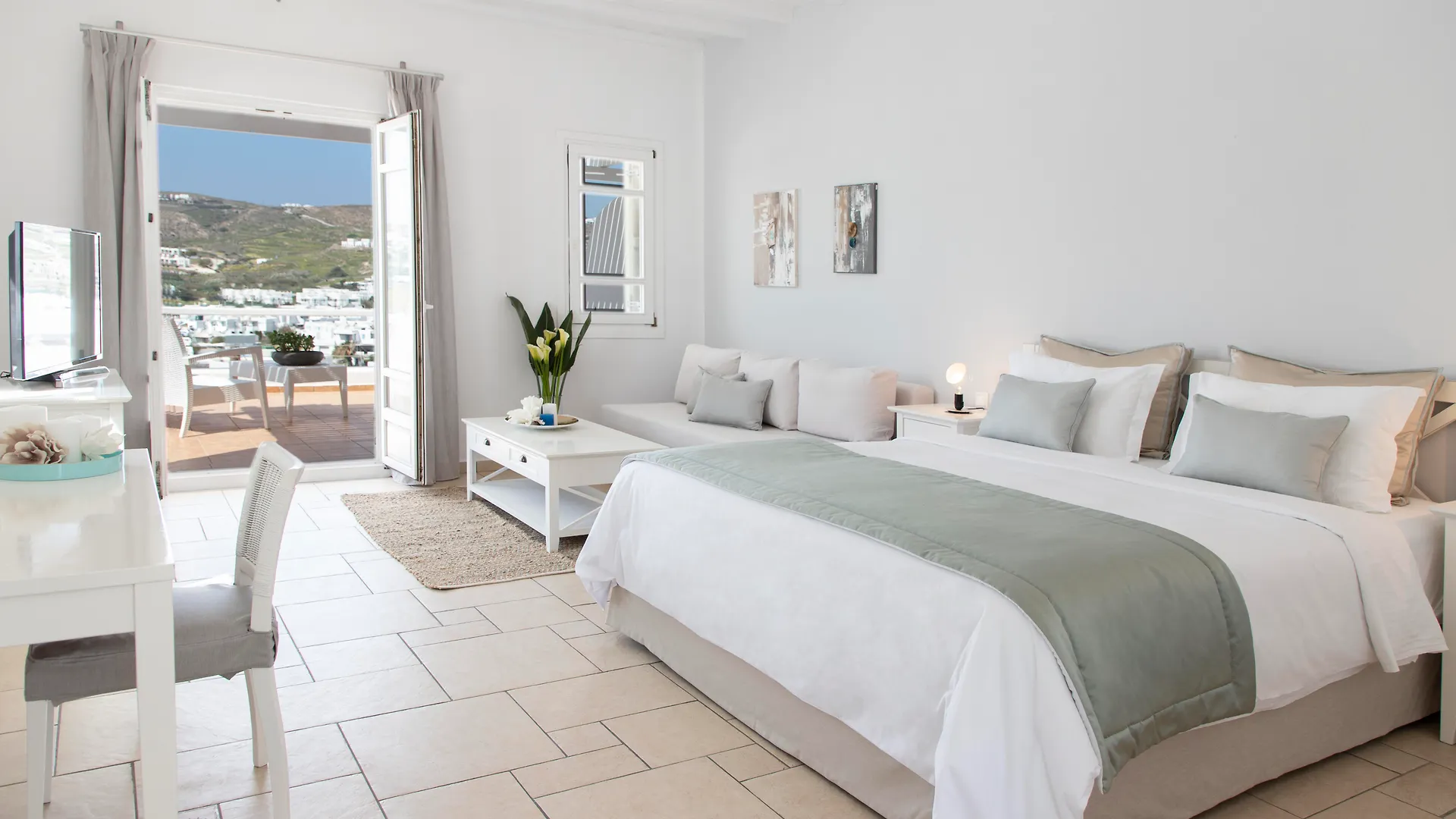 Deliades Hotel Ornos  Greece