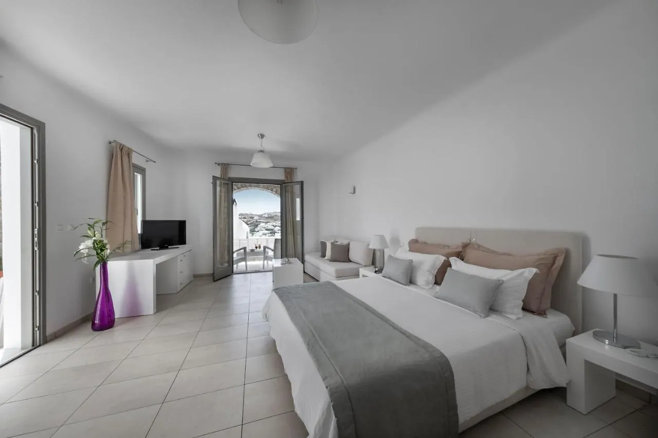 Deliades Hotel Ornos  Greece
