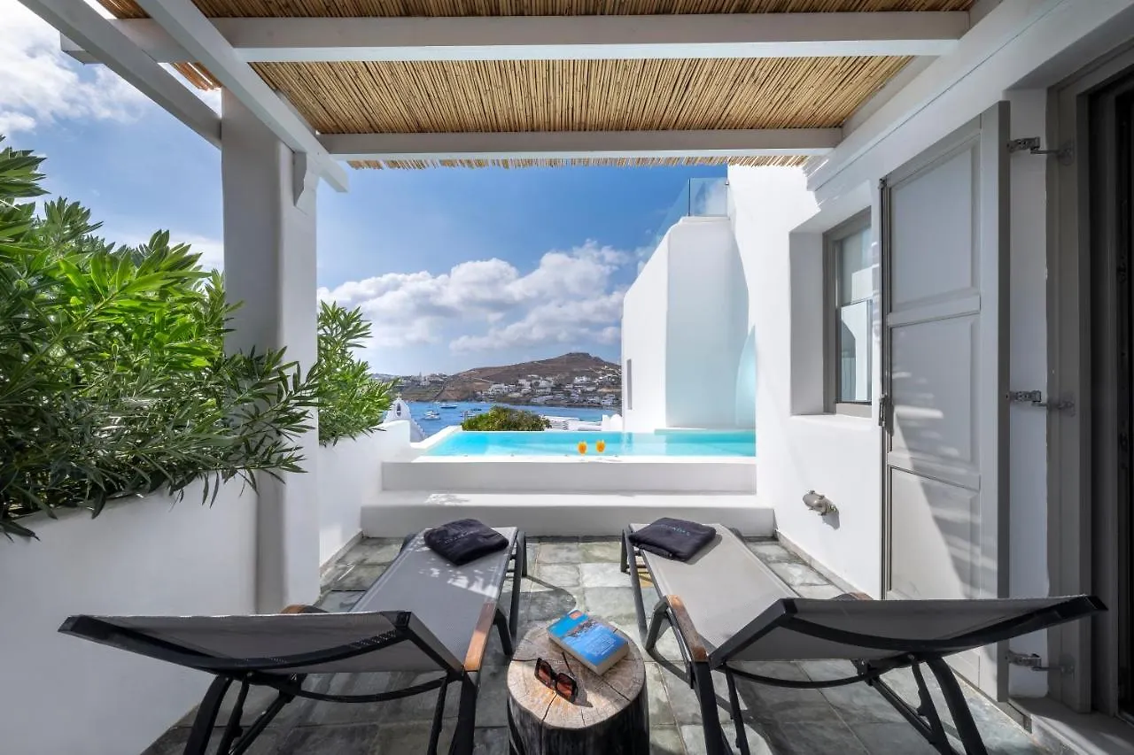 ****  Deliades Hotel Ornos  Greece